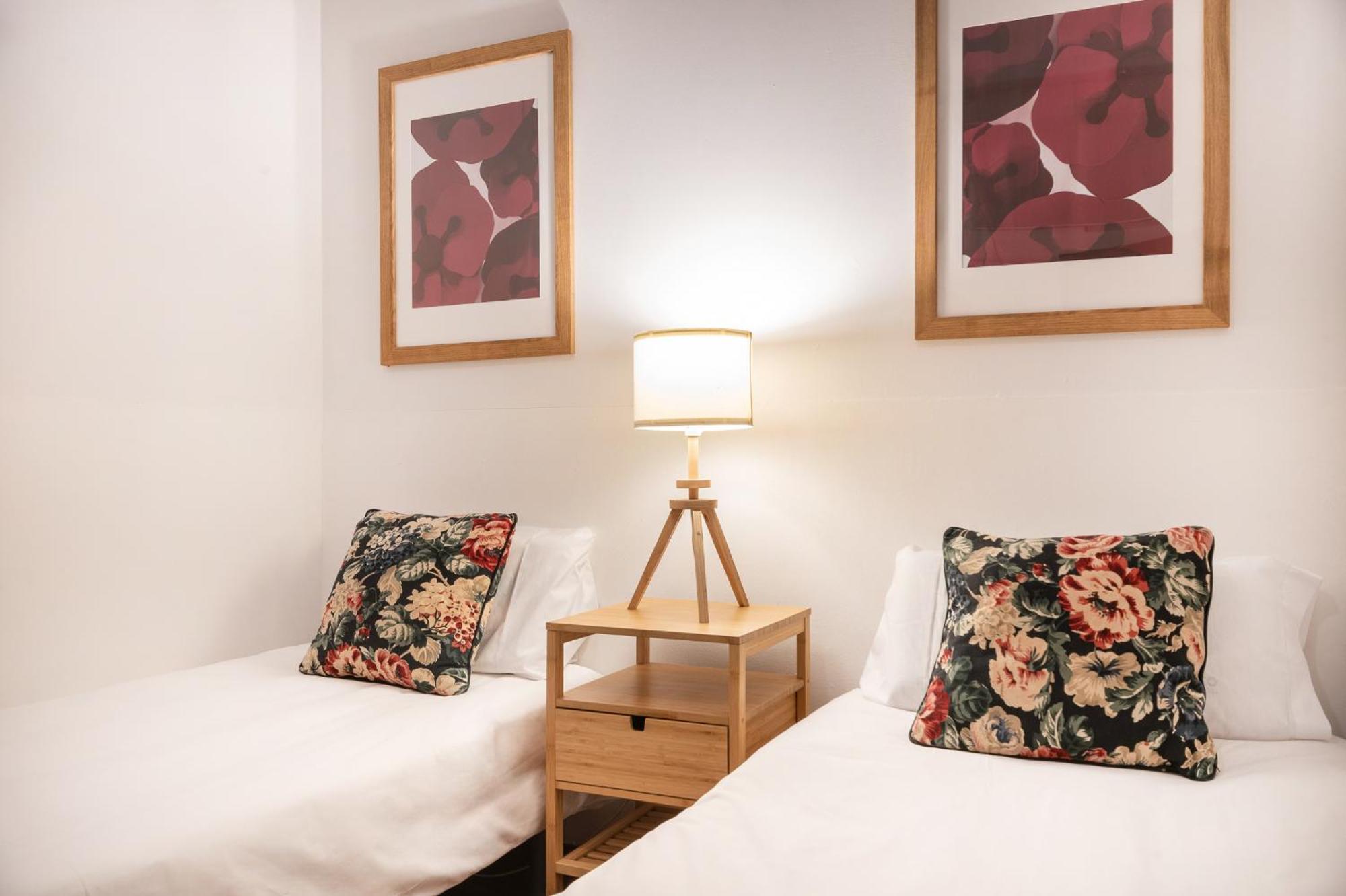 Spacious & Sunny Apt With Terrace In The City Center Barcelona Zewnętrze zdjęcie